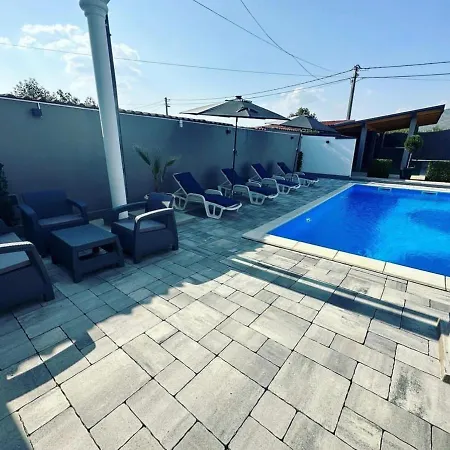 Orijent Hm Villa *